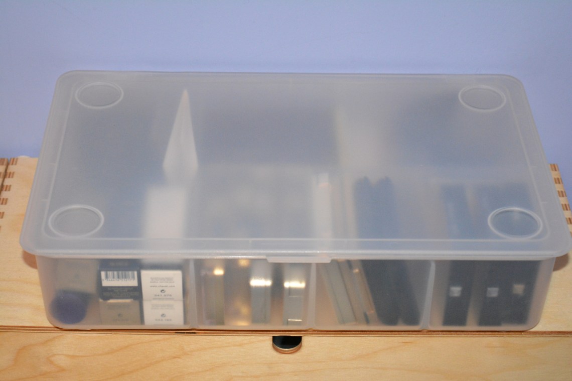 Post1_MakeupStorage_ClearBoxClosed_small