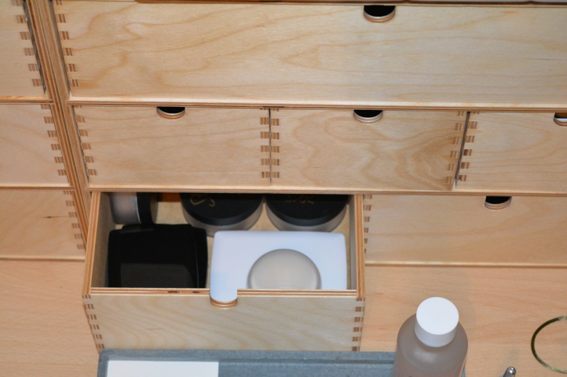 Post1_MakeupStorage_DrawersOpen2_small
